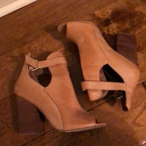 Chinese laundry shoes 7.5